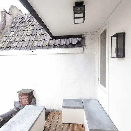 Stieglitz Suites דירה *