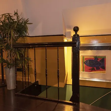 Stieglitz Suites דירה