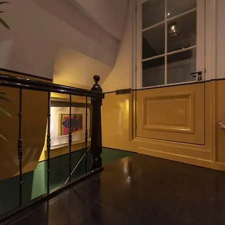 Stieglitz Suites דירה *